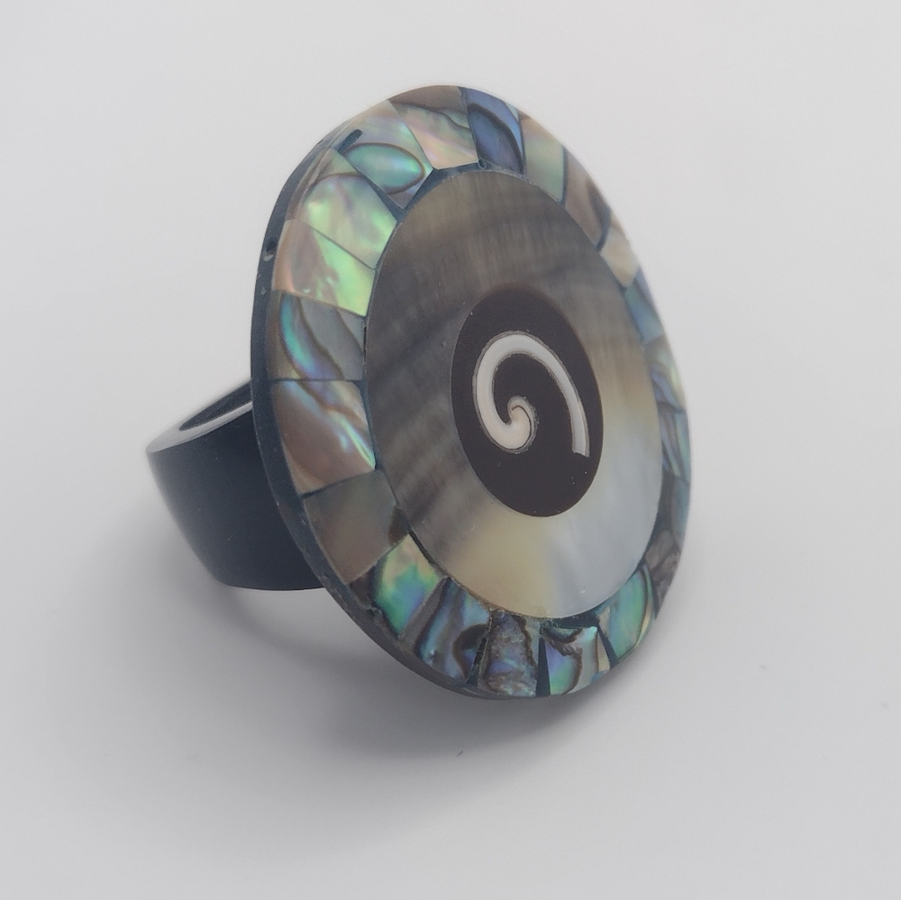 Abalone Mermaid's Ring Natural Shell - Picture 2 of 4